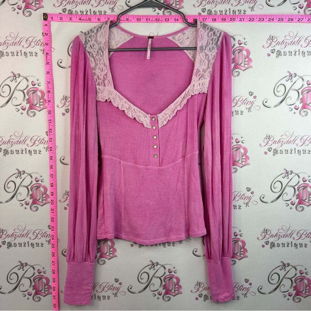 Free People Pink Lace-Trim Long Sleeve Ribbed Top  Button Accents puff sleeve